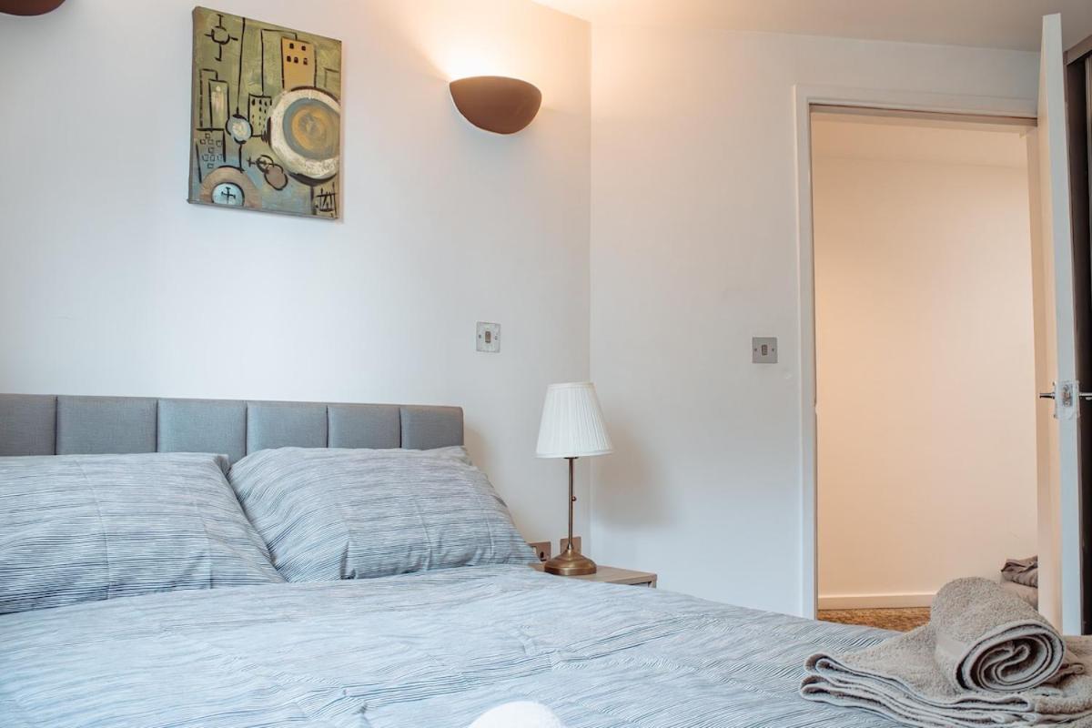 Modern 1-Bedroom Flat In Centre Leeds  Exterior photo