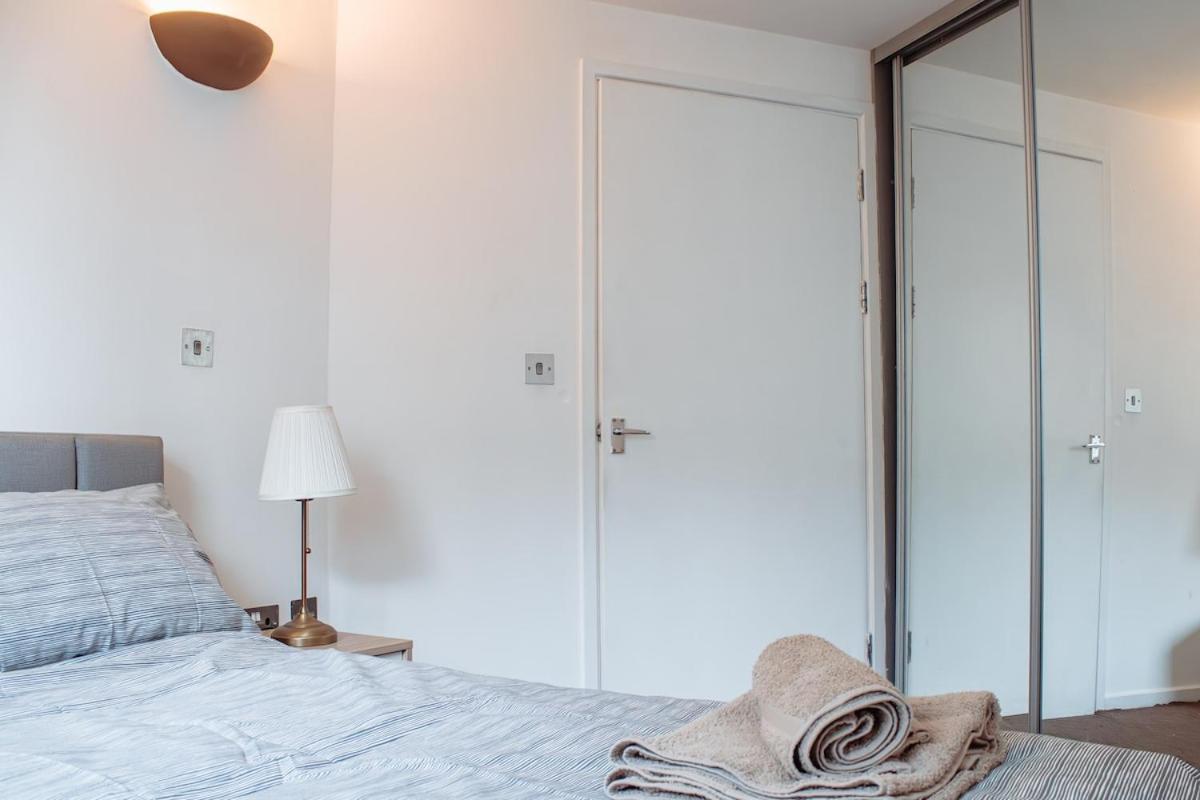 Modern 1-Bedroom Flat In Centre Leeds  Exterior photo